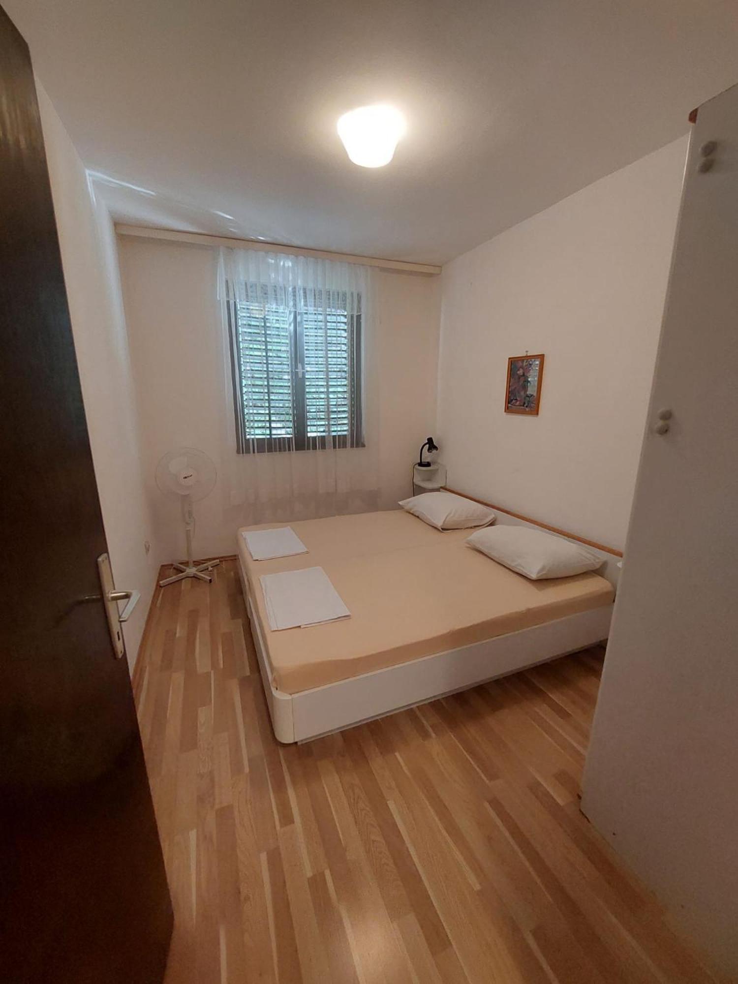 Apartmani Vuksanovic Pag Town Buitenkant foto