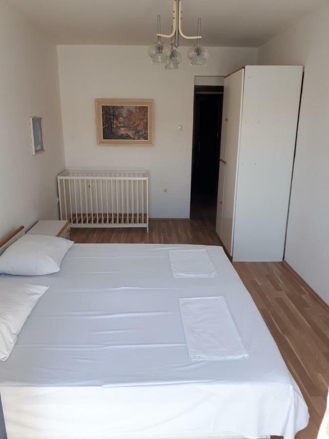 Apartmani Vuksanovic Pag Town Buitenkant foto